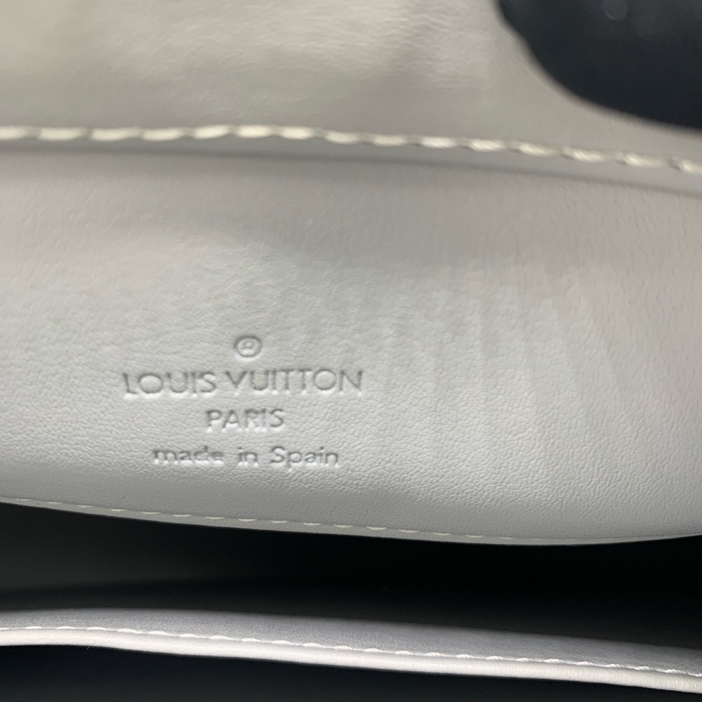 Louis Vuitton Vernis Houston Monogram Tote - Picture 8 of 9